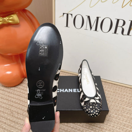 CHANEL 26S BALLET FLATS IN WHITE MIX BLACK LEOPARD PRINT PONY HAIR