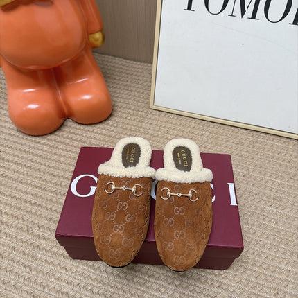 GUCCI 26S SHEARLING-LINED MULES IN BROWN SUEDE