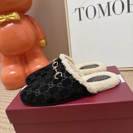 GUCCI 26S SHEARLING-LINED MULES IN BLACK SUEDE