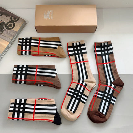 BURBERRY 26S CREW SOCKS 390524 (1 BOX)