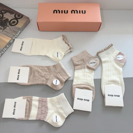 MIUMIU 26S ANKLE SOCKS 410338 (1 BOX)