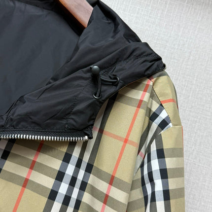 BURBERRY 26S REVERSIBLE HOODED JACKET 515