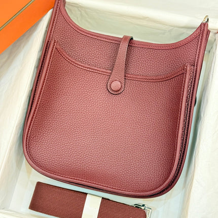 HM 26S EVELYNE BAG 23CM IN WINE RED GRAINED CALFSKIN
