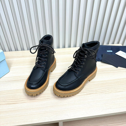 PRADA 25S LACE-UP ANKLE BOOTS IN BLACK CALFSKIN