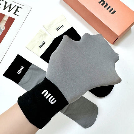 MIUMIU 26S CREW SOCKS 403668 (1 BOX)