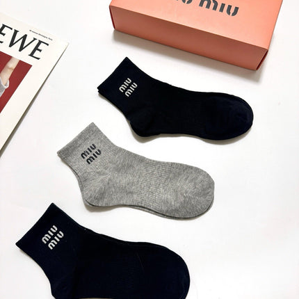 MIUMIU 26S ANKLE SOCKS 412434 (1 BOX)