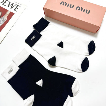 MIUMIU 26S CREW SOCKS 415689 (1 BOX)