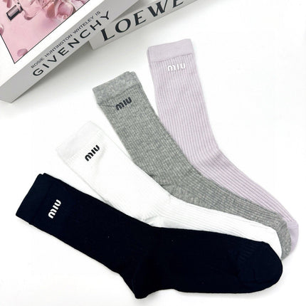 MIUMIU 26S CREW SOCKS 417706 (1 BOX)