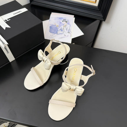 MID HEEL SANDALS IN WHITE CALFSKIN WITH BOW