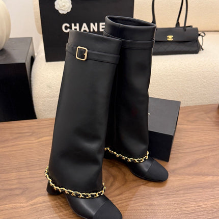 CHANEL 26S TALL BOOTS 60 MM IN BLACK CALFSKIN TALL BOOTS WITH GOLD TONE CHAIN DETAIL