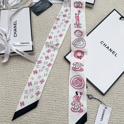 CHANEL 26S TWILLY SCARF 120 IN SILK 372649