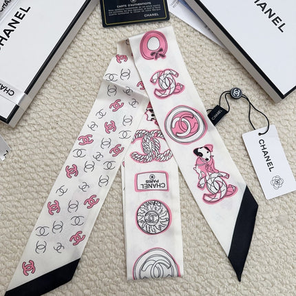 CHANEL 26S TWILLY SCARF 120 IN SILK 372649