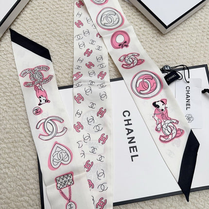 CHANEL 26S TWILLY SCARF 120 IN SILK 372649