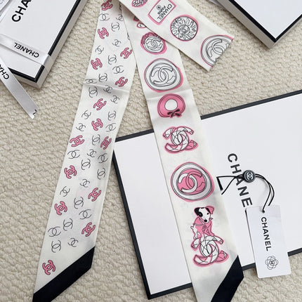 CHANEL 26S TWILLY SCARF 120 IN SILK 372649