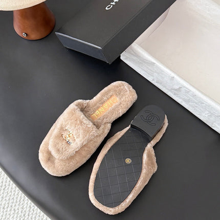 CHANEL 26S MULES IN BEIGE SHEARLING LINING