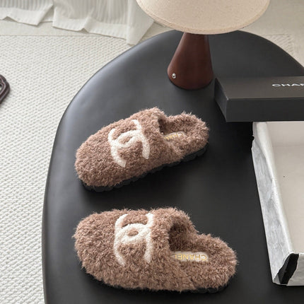 CHANEL 26S SLIDE SANDALS IN TAUPE BROWN SHEARLING UPPER AND LINING WITH WHITE CC LOGO
