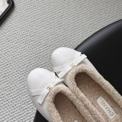 CHANEL 26S MULES IN WHITE LAMBSKIN AND SHEARLING