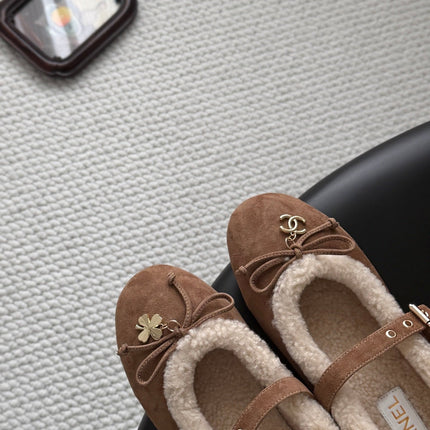 CHANEL 26S MARY JANE FLATS IN LIGHT BROWN SUEDE AND SHEARLING