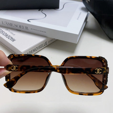 CHANEL 26S OVERSIZED SQUARE SHAPE IN ACETATE 399825
