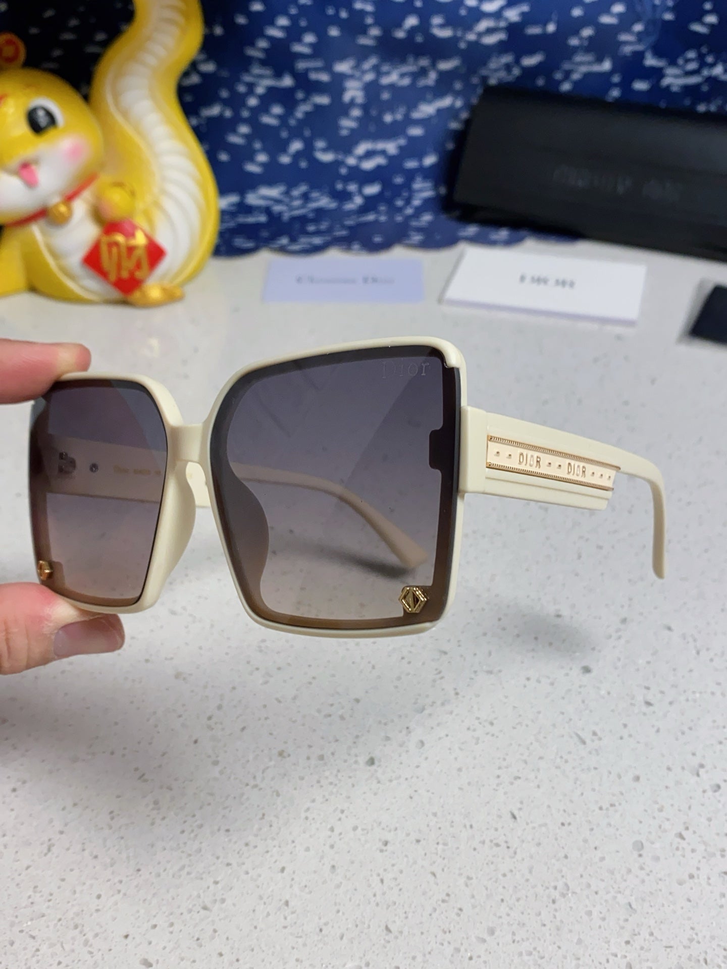 26S SQUARE FRAME IN ACETATE 406557