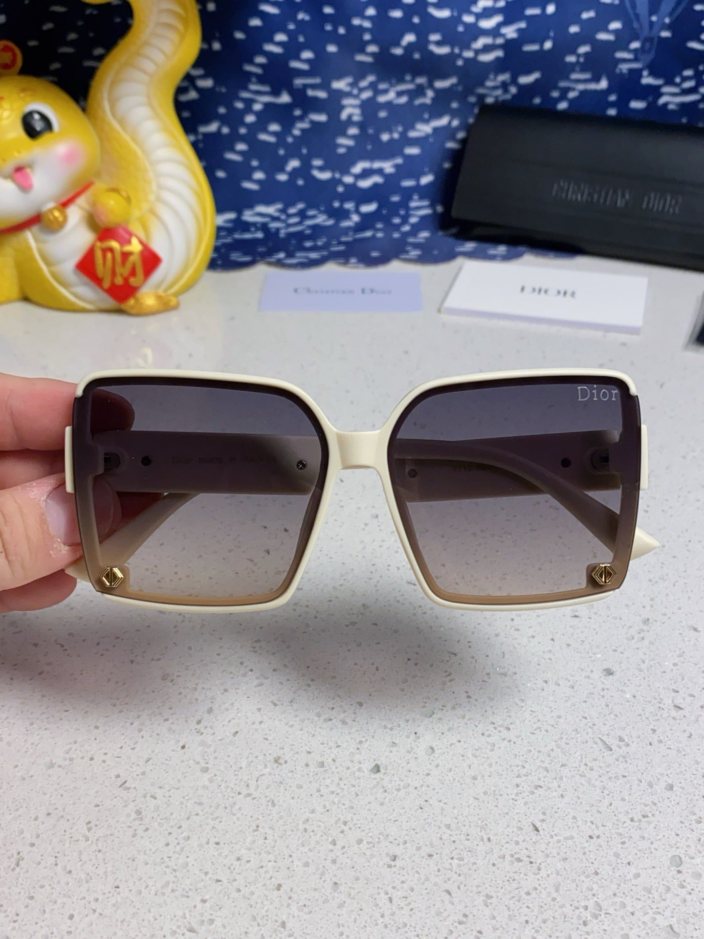26S SQUARE FRAME IN ACETATE 406557