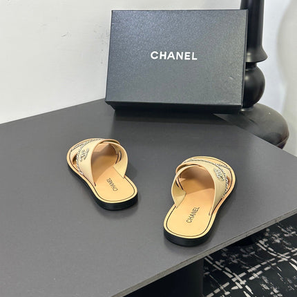 CHANEL 26S CROSS-STRAP SANDALS IN BEIGE LEATHER