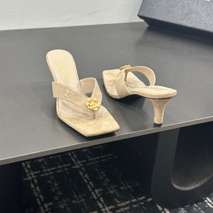 CHANEL 26S HIGH-HEEL THONG SANDALS IN BEIGE SUEDE WITH FLOWER DETAIL
