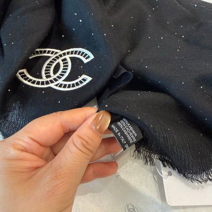 CHANEL 26S SCARF 200 IN CASHMERE 509420