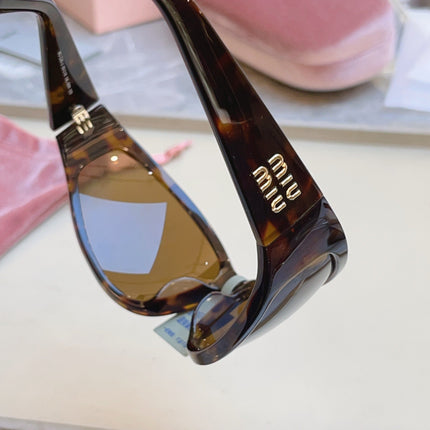 MIUMIU 26S OVERSIZE RECTANGULAR FRAME IN ACETATE 426263