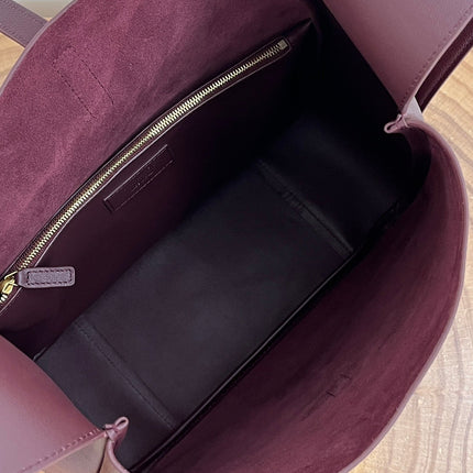 LE 5 À 7 LARGE SUPPLE 31 IN WINE RED GRAINED CALFSKIN