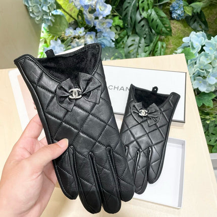 GLOVES IN BLACK LAMBSKIN 462417