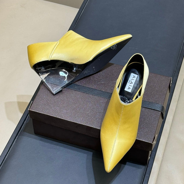 ALAIA 26S TRANSPARENT HIGH HEELS IN YELLOW SATIN