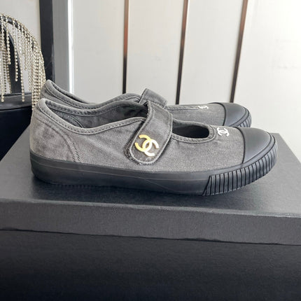 CHANEL 26S MARY JANE SNEAKERS IN GREY CANVAS WITH GOLD-TONE METAL CC LOGO
