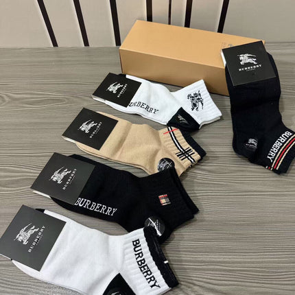 BURBERRY 26S ANKLE SOCKS 564705 (1 BOX)
