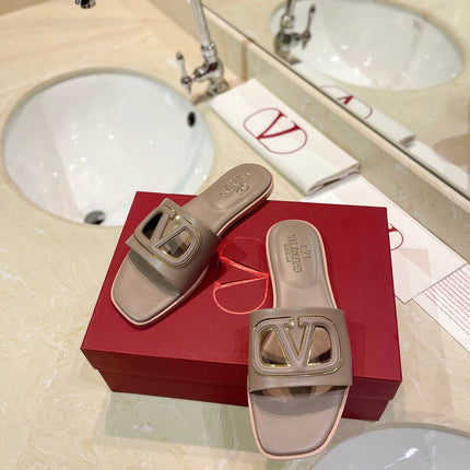 VALENTINO 26S SLIDES IN GREYISH BEIGE CALFSKIN WITH LOGO