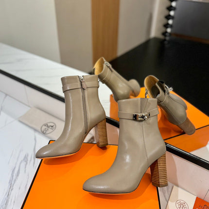 HM 26S ANKLE BOOTS 85 MM IN GREYISH BEIGE CALFSKIN
