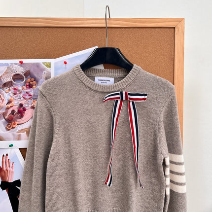 THOM 26S ROUND-NECK KNIT SWEATER 299