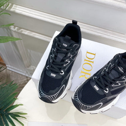 DIOR 26S SNEAKER IN BLACK CALFSKIN AND MESH FABRIC