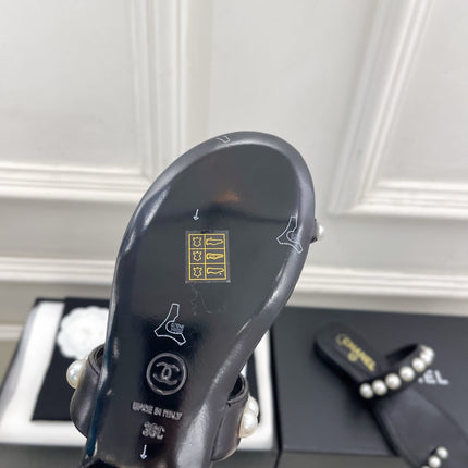 CHANEL 26S THONG SANDALS IN BLACK LAMBSKIN WITH PEARL EMBELLISHMENTS